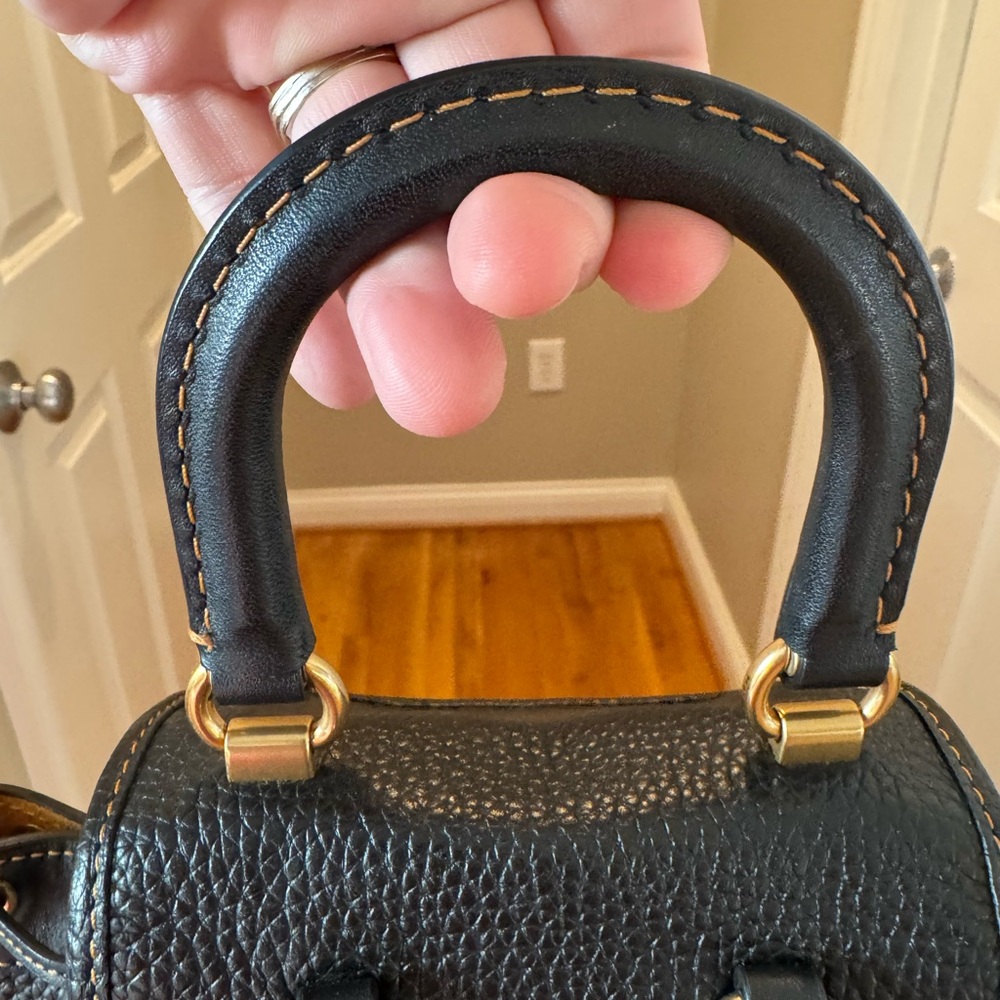 Coach - Riya Backpack 21 Pebbled Leather 2023 - LIKE NEW Rogue Luggage Handle - Picture 5 of 14